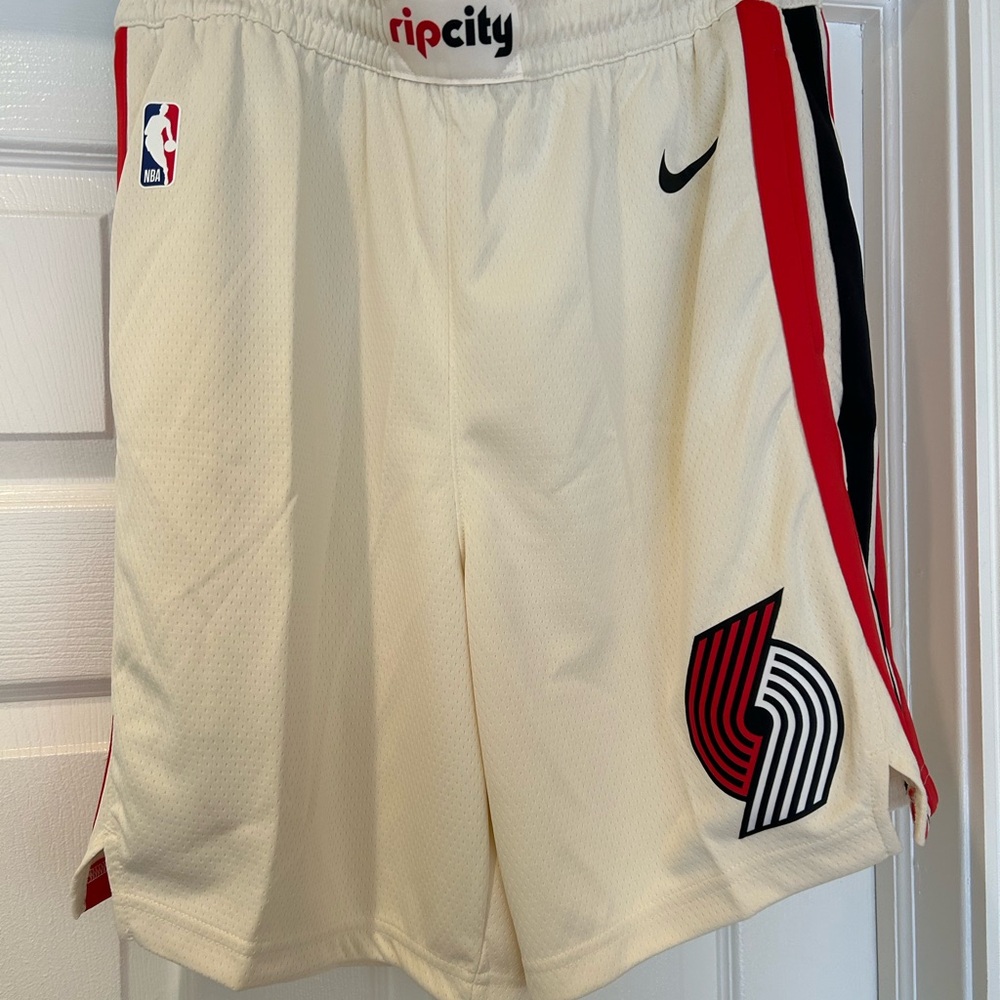 ‘Rip City’ Nike Trailblazers Basketball 🏀 Shorts.  NWT